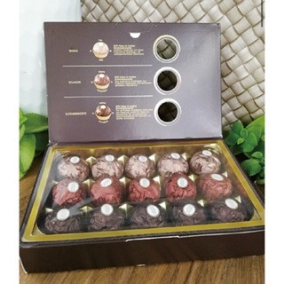 預購(8/8在台寄出) FERRERO費列羅金莎 ORIGINS 三種巧克力朗莎-15顆禮盒（限定版）《港仔雜貨店》