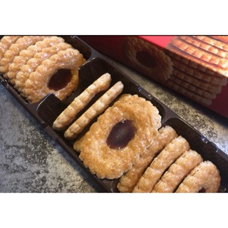 預購(9/10在台寄出)M&S馬莎百貨 紅加侖果醬酥redcurrant puffs-100g《港仔雜貨店》